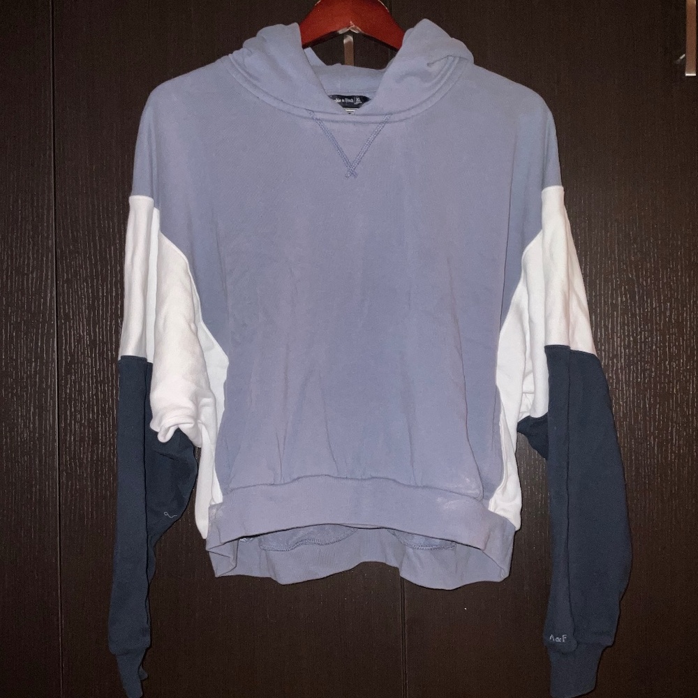 Women’s XL Abercrombie Cropped Hoodie
